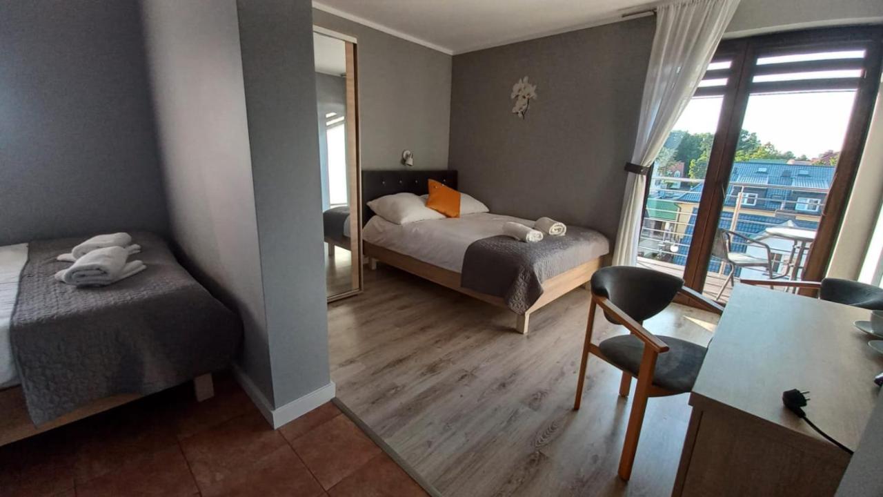 Reveliqa2 - Pokoje Goscinne I Apartamenty Поберово Екстериор снимка