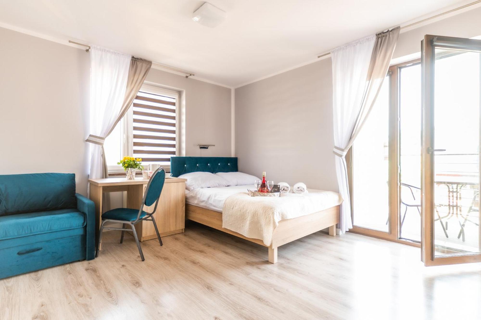 Reveliqa2 - Pokoje Goscinne I Apartamenty Поберово Екстериор снимка